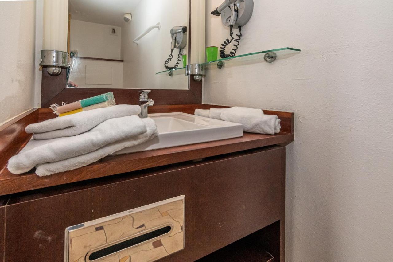Studio En Duplex , Face A La Mer Le Gosier  Exterior photo