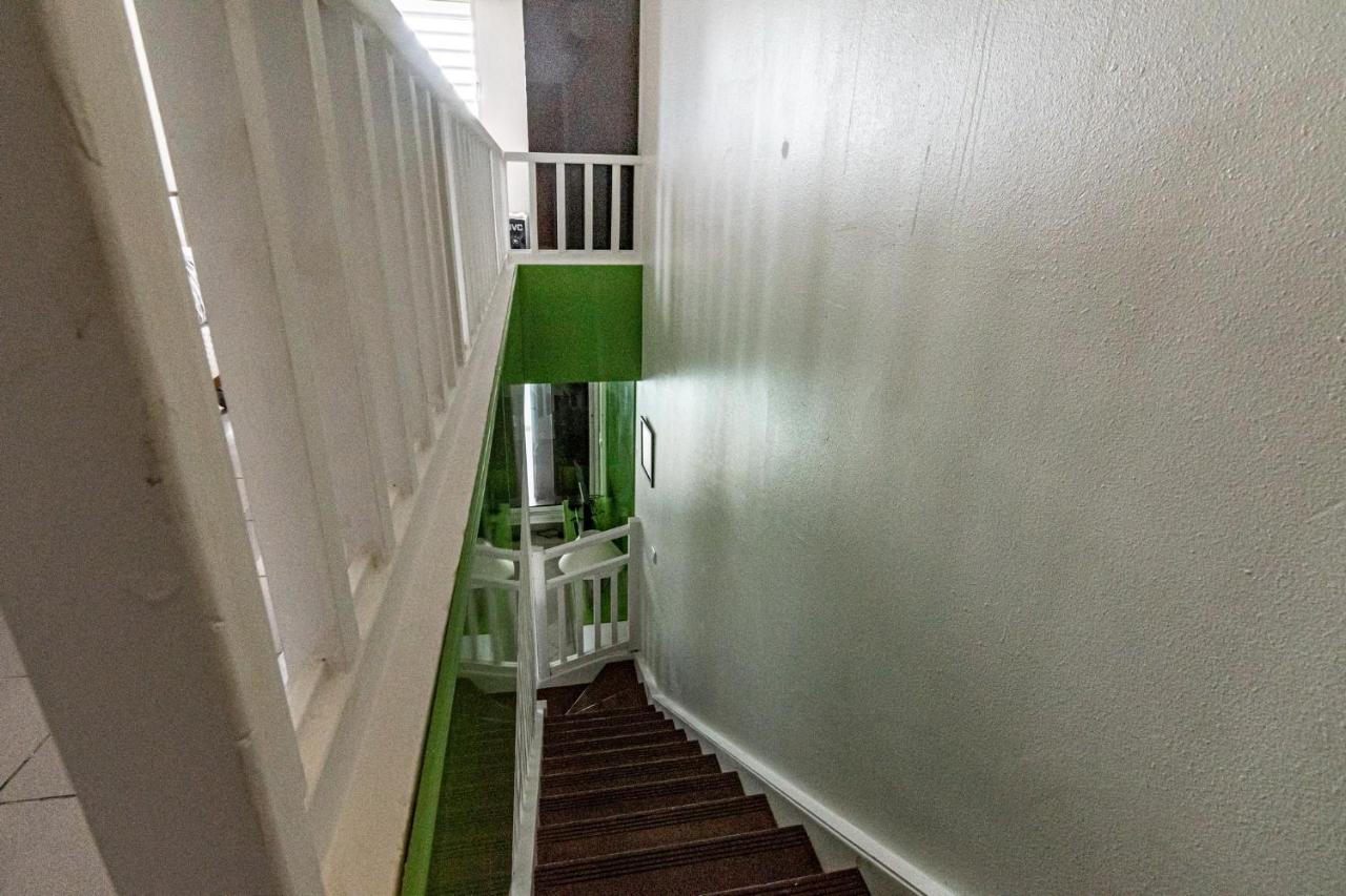 Studio En Duplex , Face A La Mer Le Gosier  Exterior photo